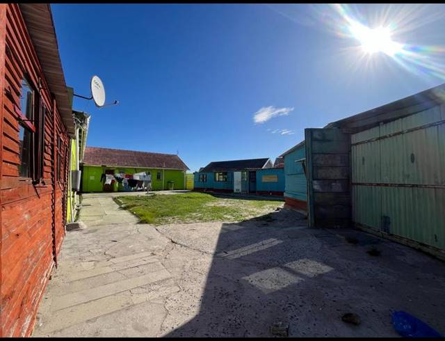 6 BEDROOM HOUSE FOR SALE IN OTTERY